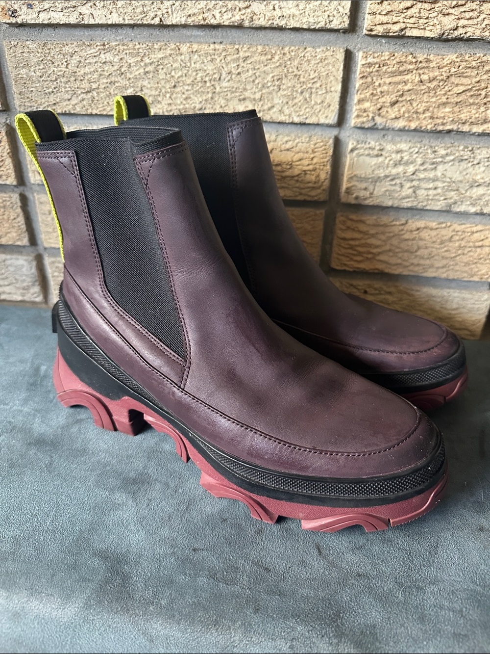 Sorel Brex Chelsea Boot, Cinder/Black, size 10, GUC